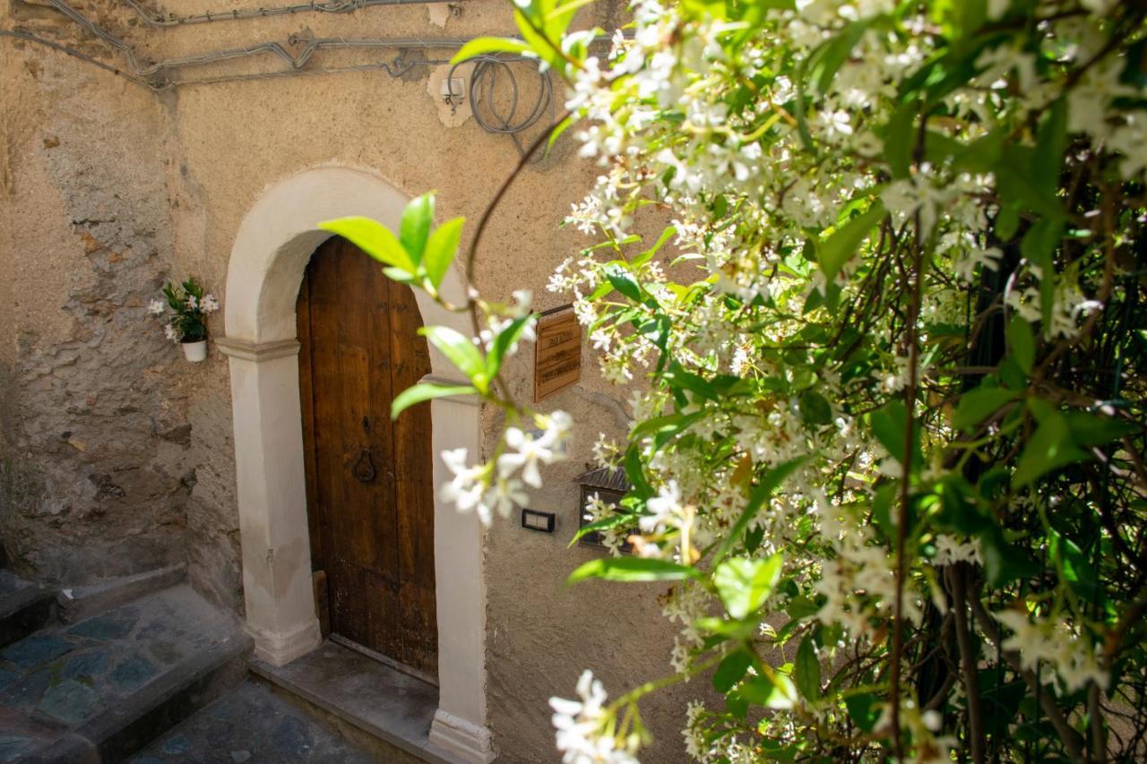 Palazzo Del Diplomatico Villa Belmonte Calabro Exterior photo